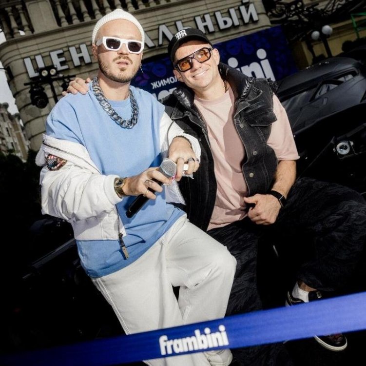 frambini-zhimolostj-v-shokolade-art-obekt-betmobilj-razvitie-rossijskogo-brenda-vyhod-na-mirovoj-rynok-10.jpg