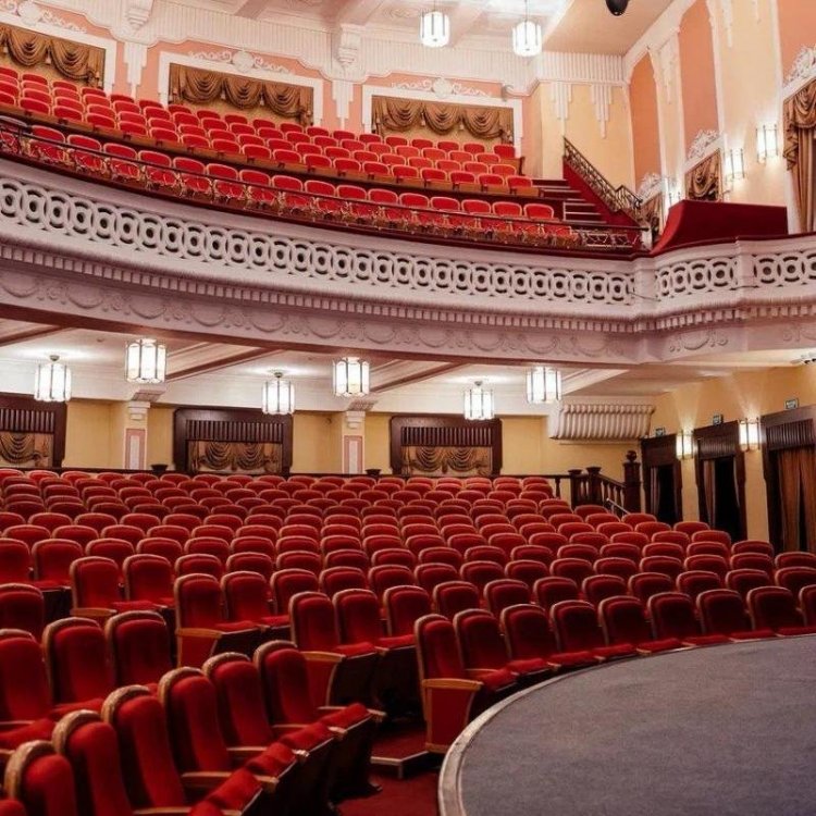 tsentraljnyj-dom-detej-zheleznodorozhnikov-arbuznik-12-sentjabrja-teatr-denisa-matrosova-premjera-muzloft-olesja-zheleznjak-2.jpg